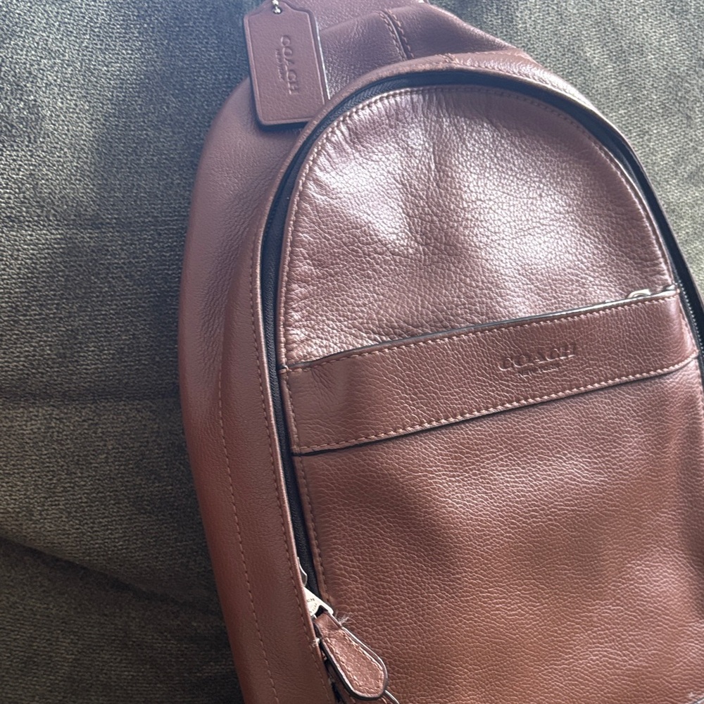 Coach Charles Messenger Brown Leather sling pack bag. - Picture 2 of 10